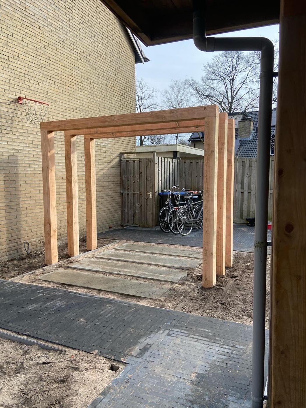 Open houten pergola-constructie